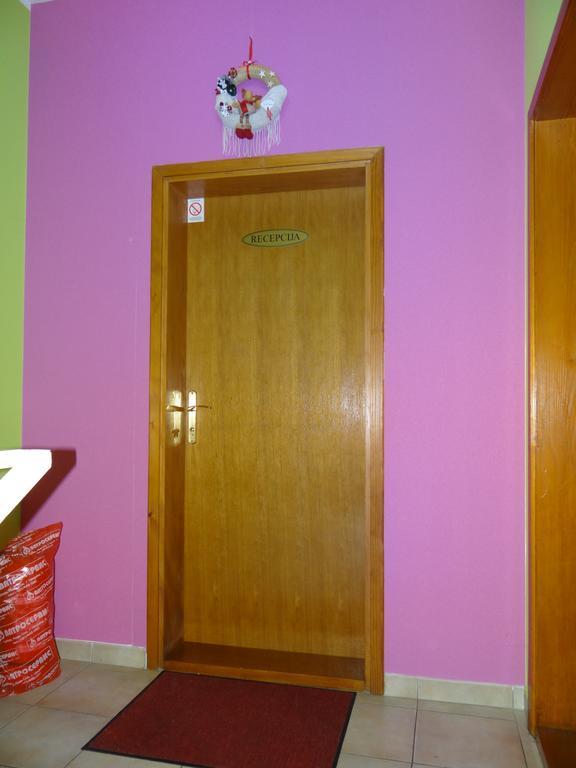 Nasa Tvrdava Guest Accommodation โนวีซาด ภายนอก รูปภาพ